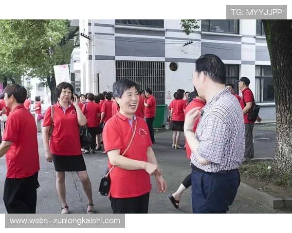 江阴市第一中学队与华士高级中学队揭幕战展现扎实功底